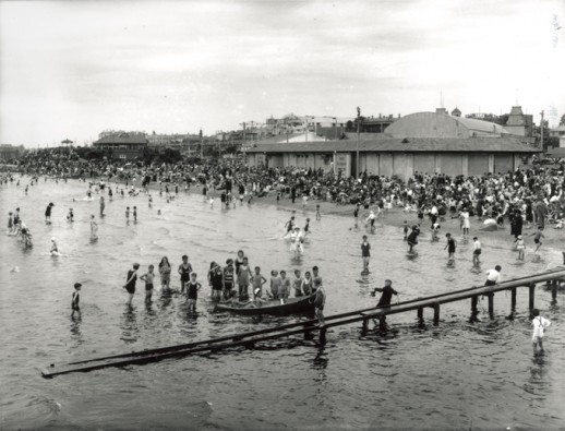 St. Kilda Beach looking towards changing sheds from Brookes Jetty, c.1926