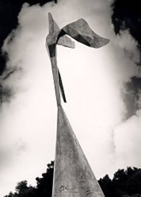 Bert Flugelman statue, circa 1990s