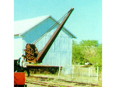 Railway Crane used in Pine Creek until the railway closed in 1976