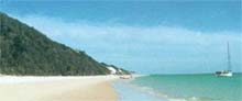 Sage sheltered beaches makes Hervey Bay an ideal holiday location for families.