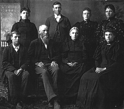 The Kelso family c.1895. Nancy back row left.