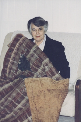 Muriel Mackenzie with the quilt