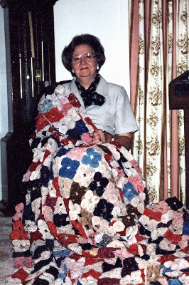 Mary Denyer with her quilt
