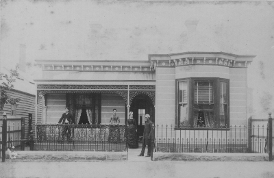 l to r: Elizabeth, Marion Hunter, Elizabeth Ayres, May Hunter