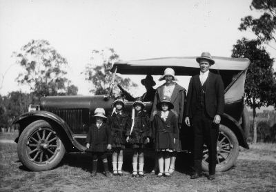 Eric & Ivy Campbell, Joyce, Joan & Jean, Keith