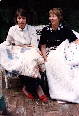 Elsie Roberts & quilt, daughter Sue Mathews