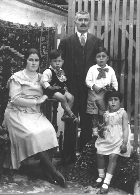 Efstatia Savvas, Niko, Paraskevas, Louis and Garifalanthi c.1930