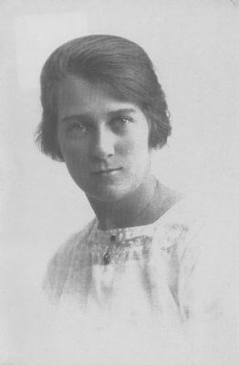 Tille Budich in her 20s